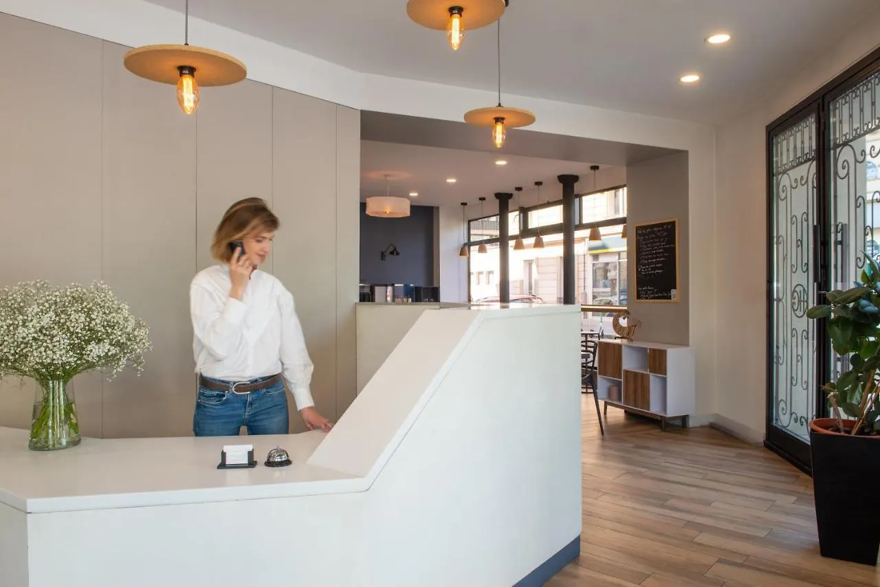 Hotel Coypel By Magna Arbor Parijs
